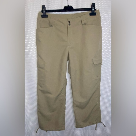 Women’s The north Face Tan cargo waist drawstring Capri pants‎ size 8 - Picture 1 of 15